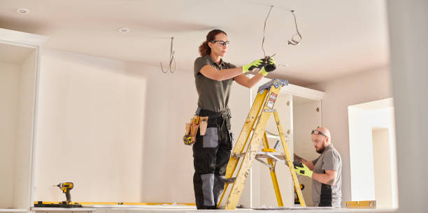 Best Residential Electrician Services  in Floresville, TX